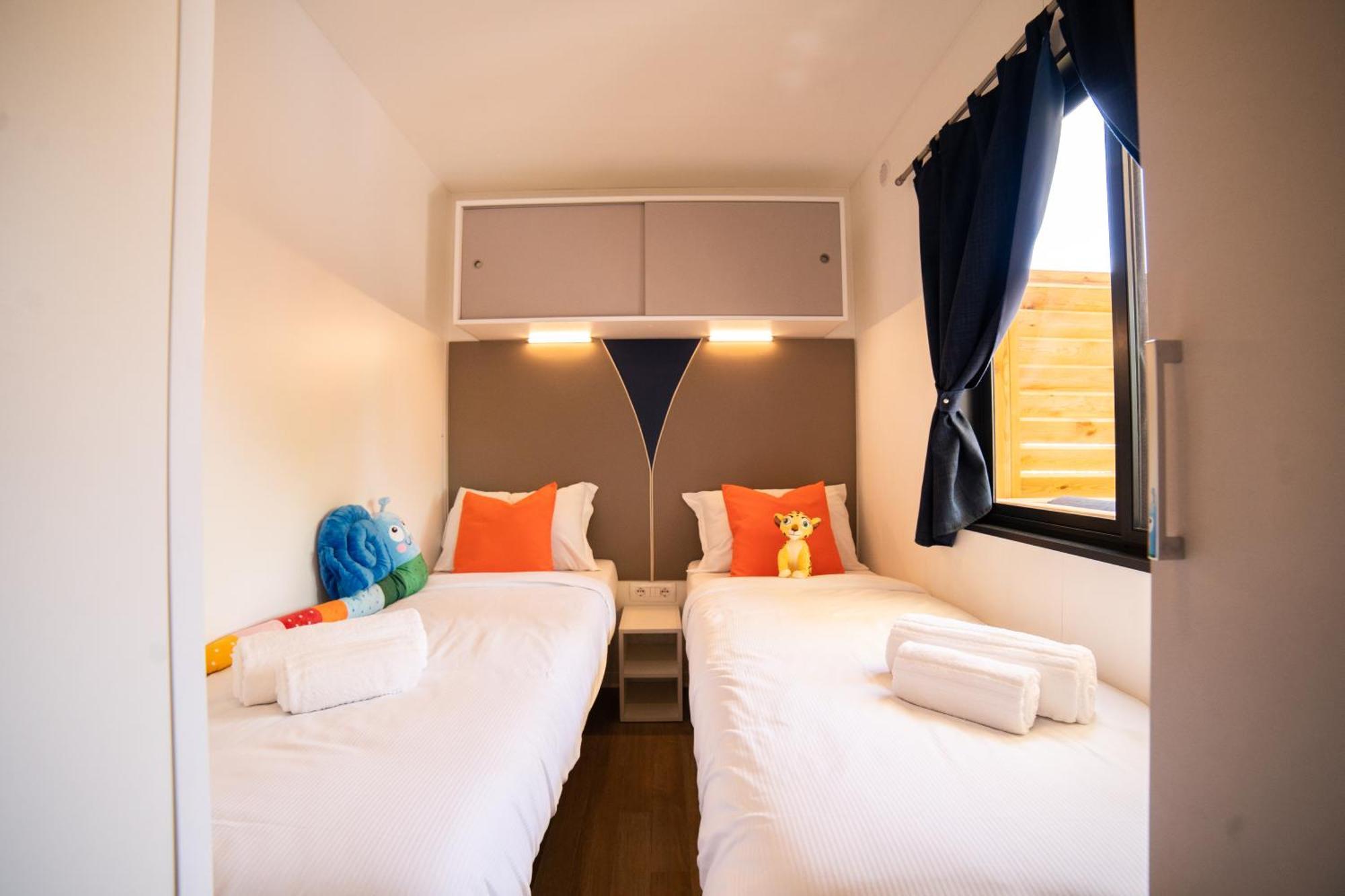 Estivo Premium Deluxe Mobile Homes On Del Sole Village Iseo