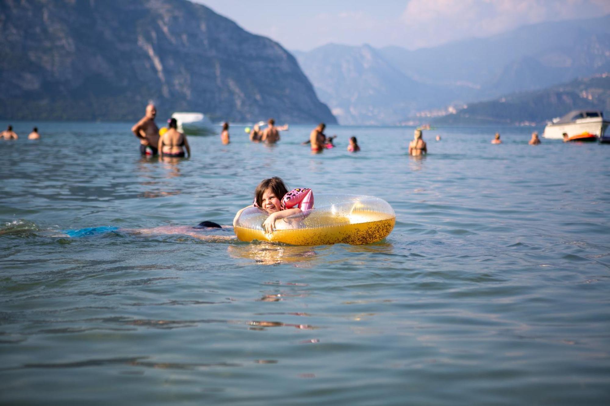 Estivo Premium Deluxe Mobile Homes On Del Sole Village * Iseo